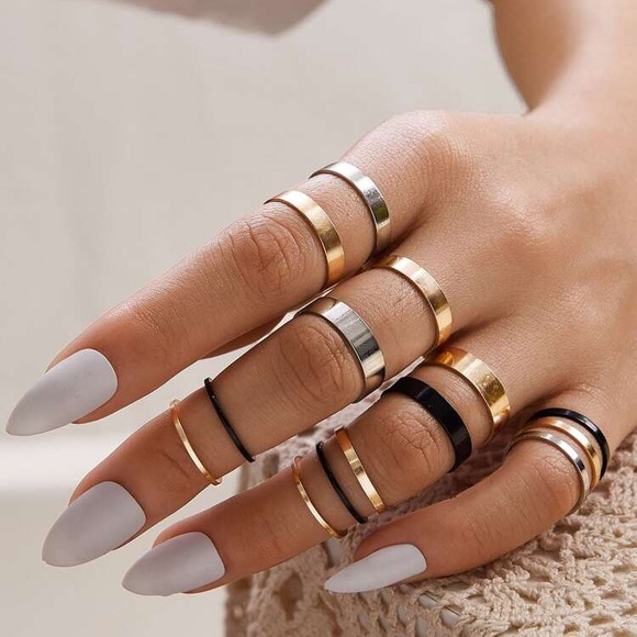 Jewelry - NWT 14 Piece Ring Set